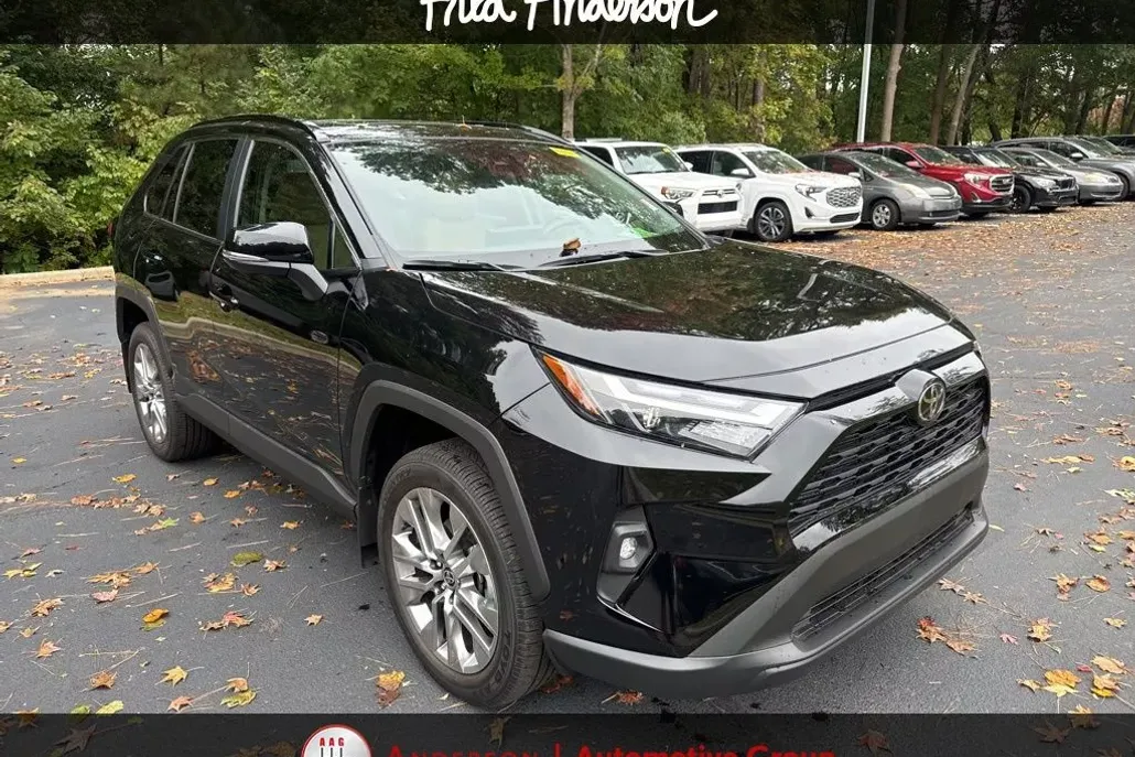 2025 Toyota RAV4 XLE Premium photo 1