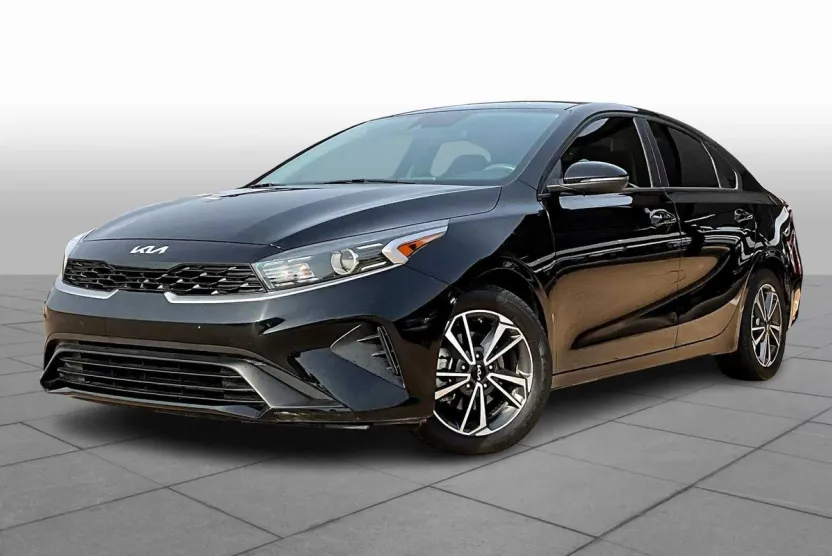 2022 Kia Forte LXS photo 1