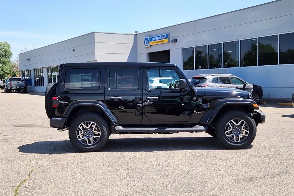 2025 Jeep Wrangler Sahara photo 1