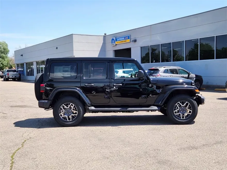 2025 Jeep Wrangler Sahara photo 1