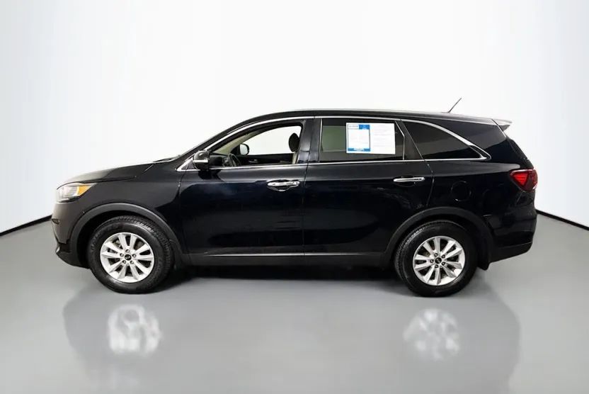 2019 Kia Sorento LX photo 1