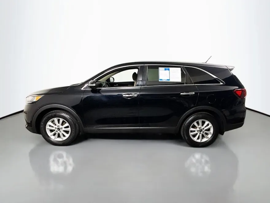 2019 Kia Sorento LX photo 1