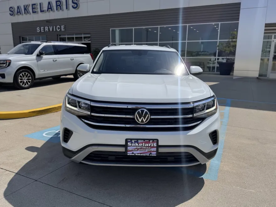 2022 Volkswagen Atlas SE photo 1