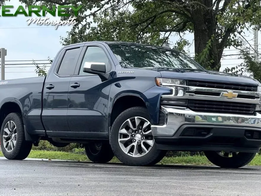 2022 Chevrolet Silverado 1500 LT photo 1