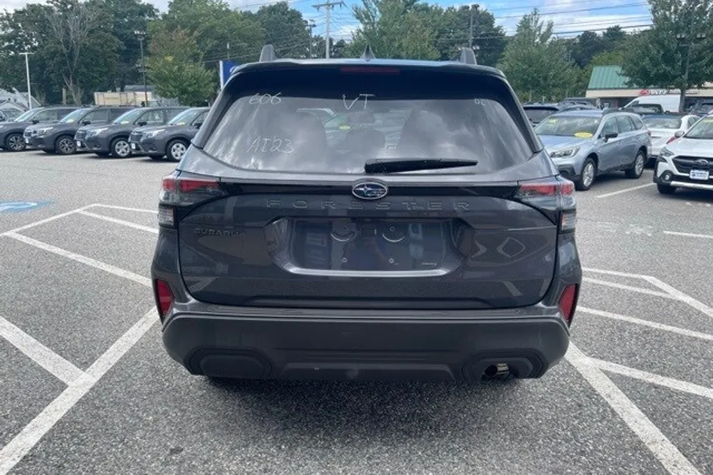 2025 Subaru Forester Premium photo 1