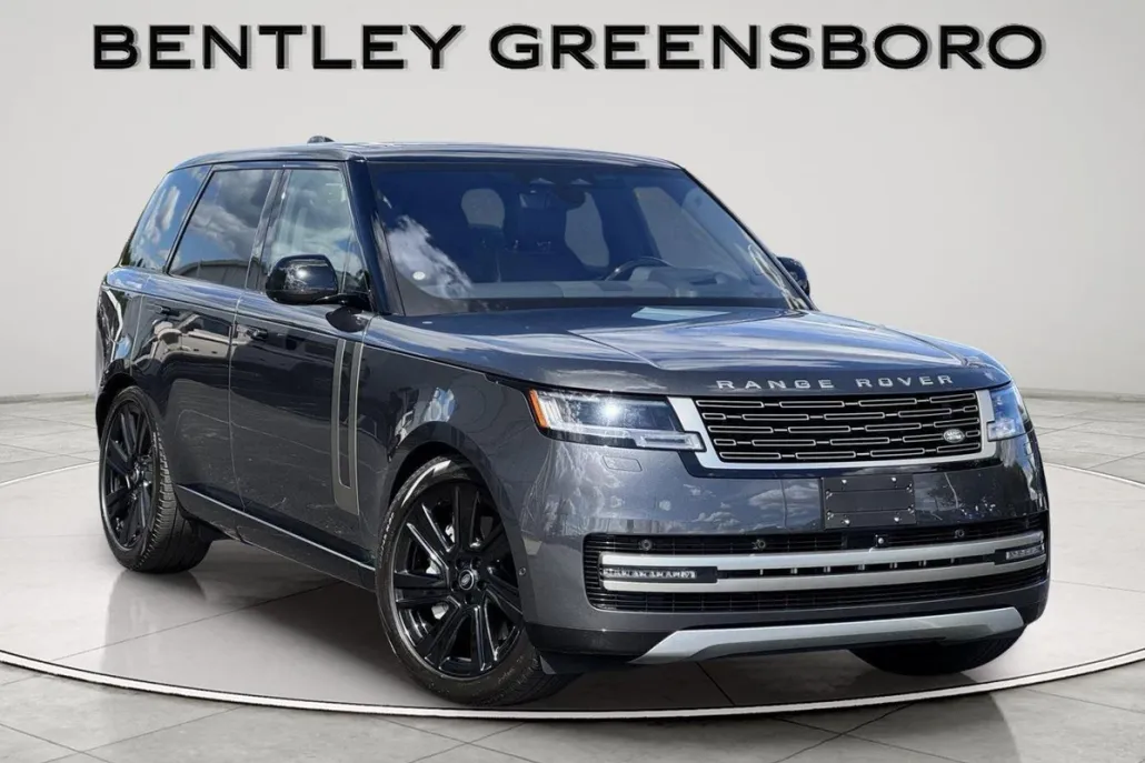 2023 Land Rover Range Rover SE photo 1