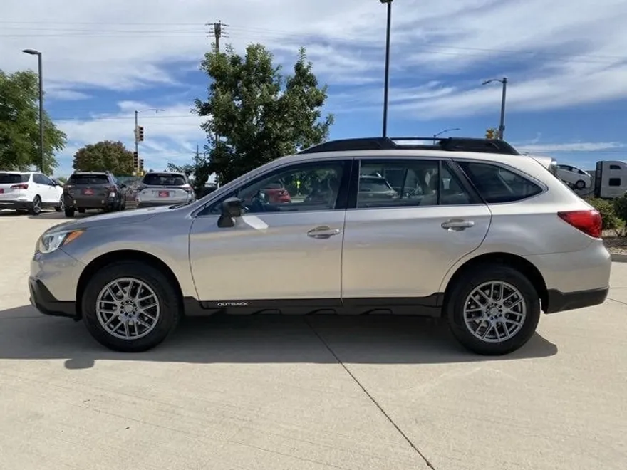 2016 Subaru Outback 2.5i photo 1