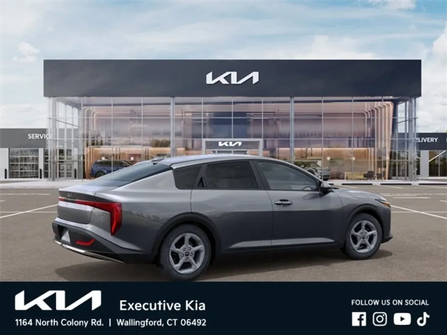 2025 Kia K4 LXS photo 1