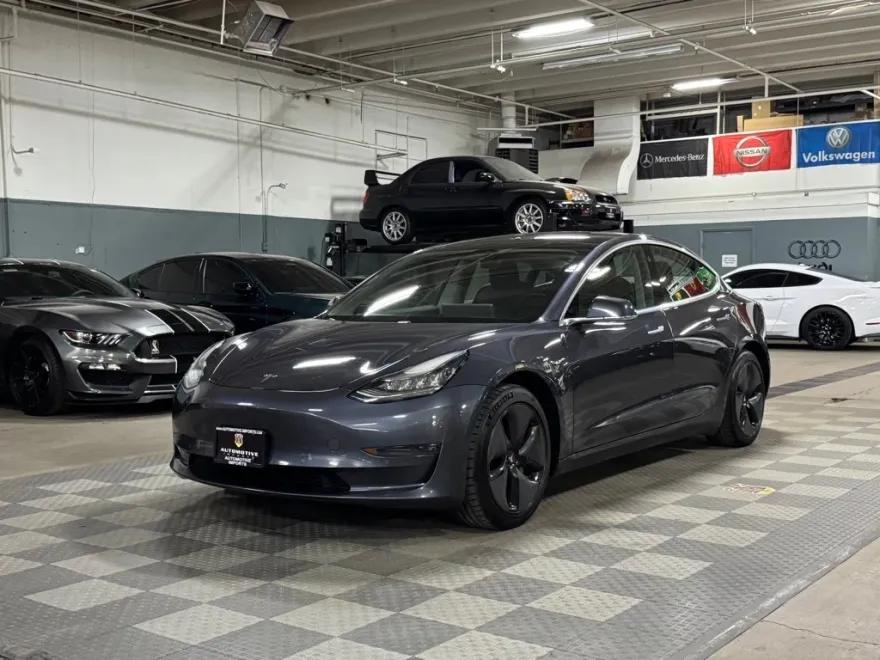 2018 Tesla Model 3 Long Range photo 1