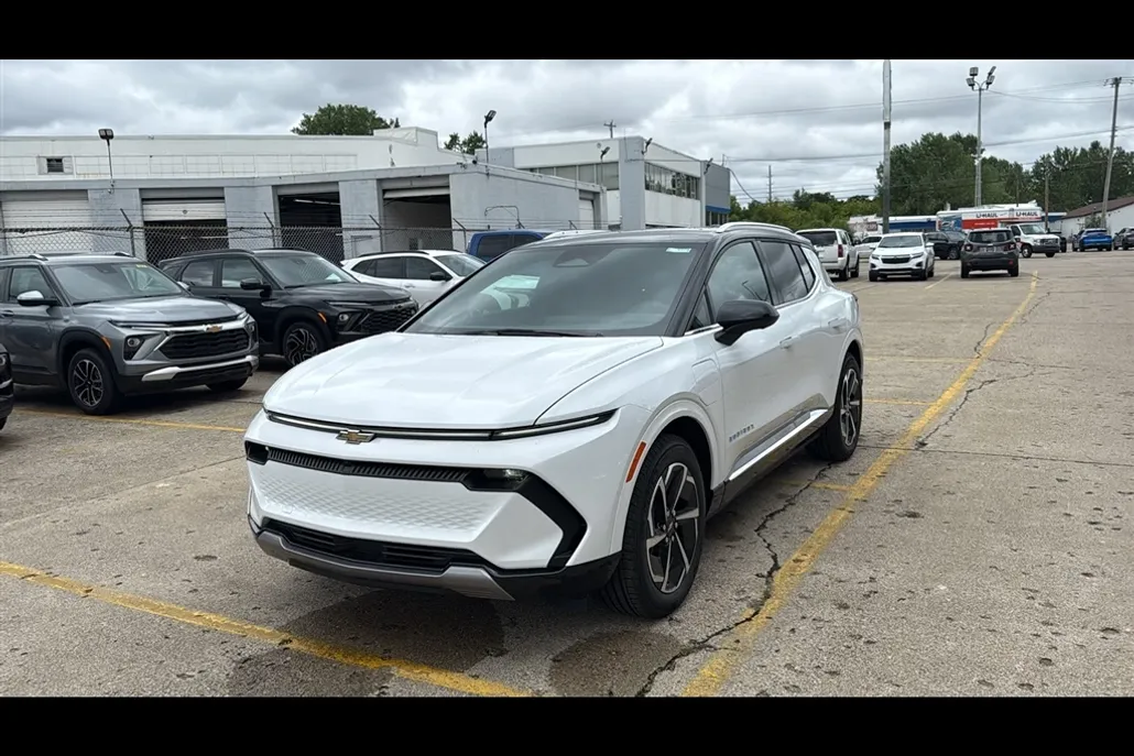 2025 Chevrolet Equinox EV 1LT photo 1