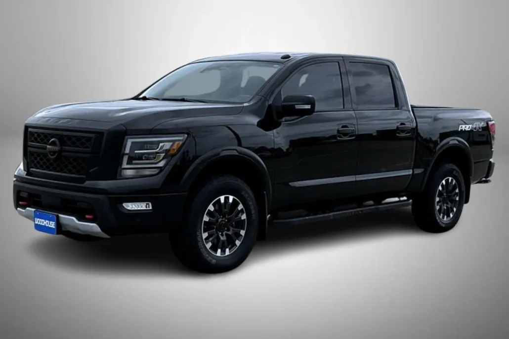 2020 Nissan Titan PRO-4X photo 1