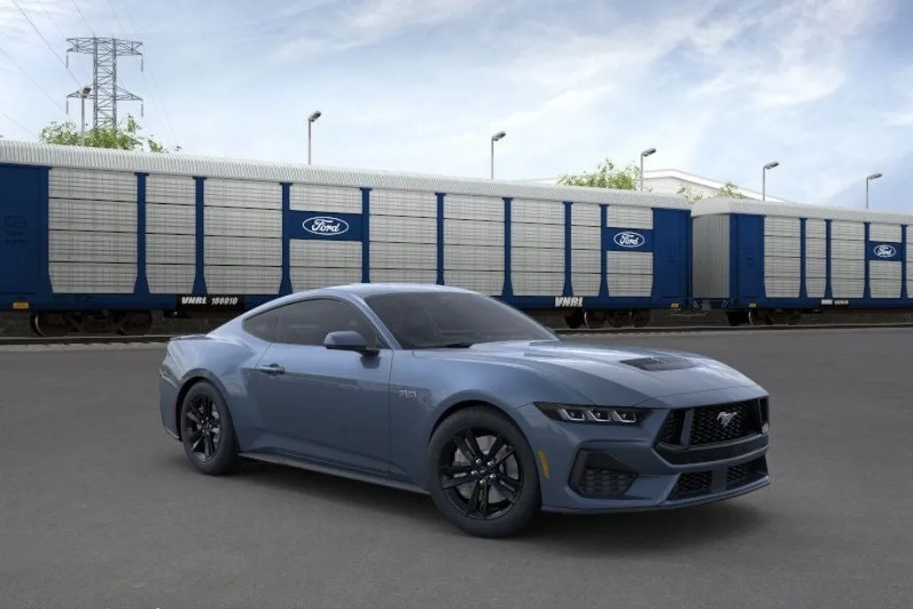 2025 Ford Mustang GT photo 1
