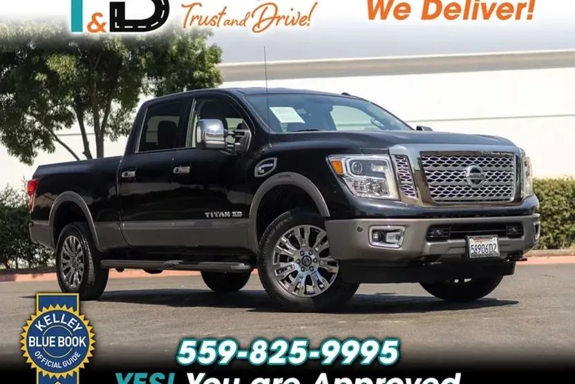 2016 Nissan Titan Crew Cab Platinum Reserve photo 1