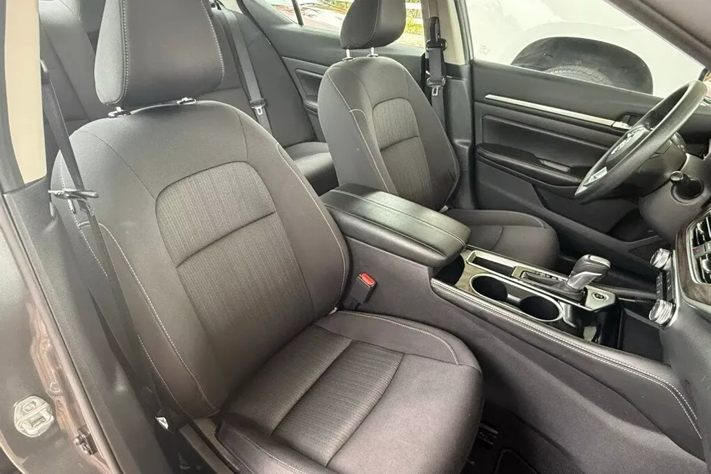 2023 Nissan Altima 2.5 SV photo 1