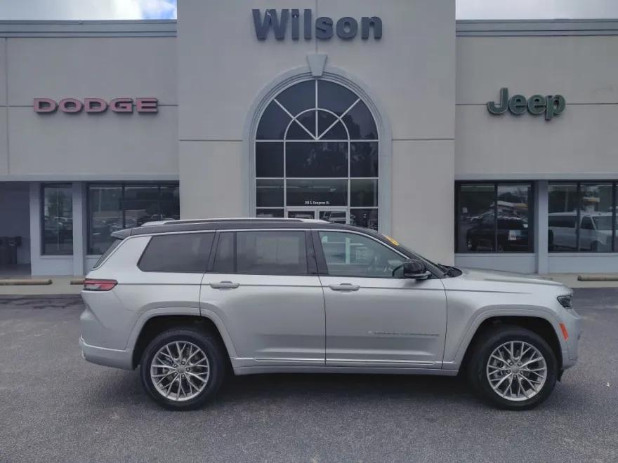 2022 Jeep Grand Cherokee L Summit photo 1
