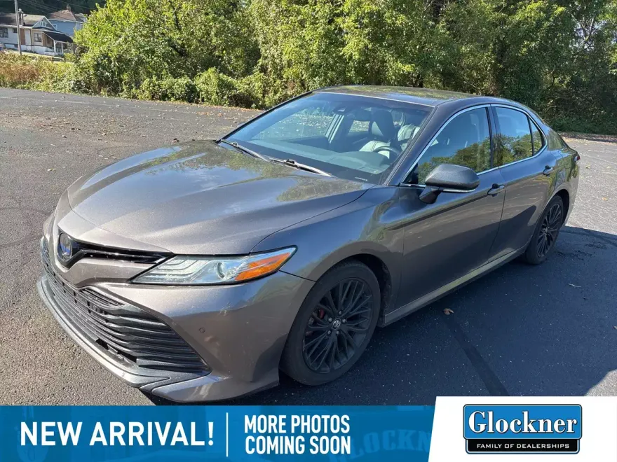 2018 Toyota Camry XLE photo 1