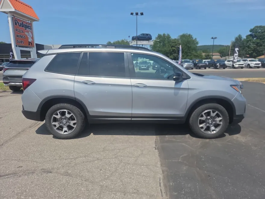2023 Honda Passport TrailSport photo 1