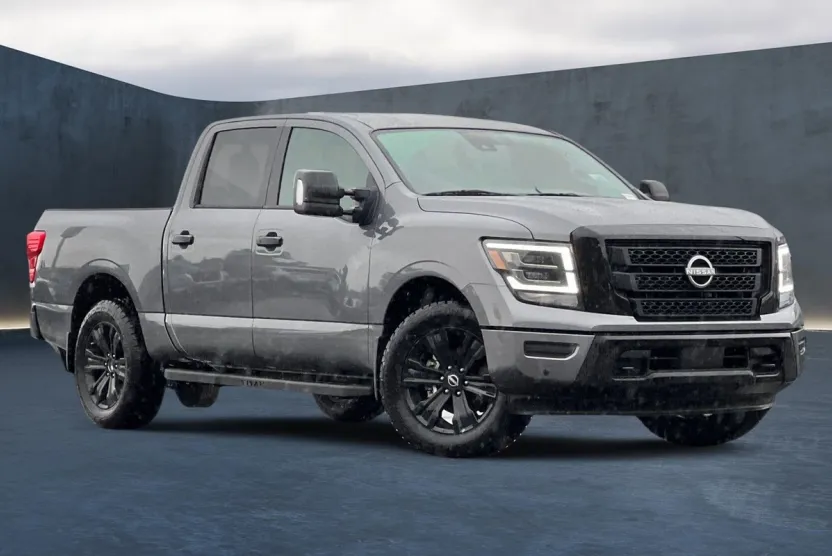 2023 Nissan Titan SV photo 1
