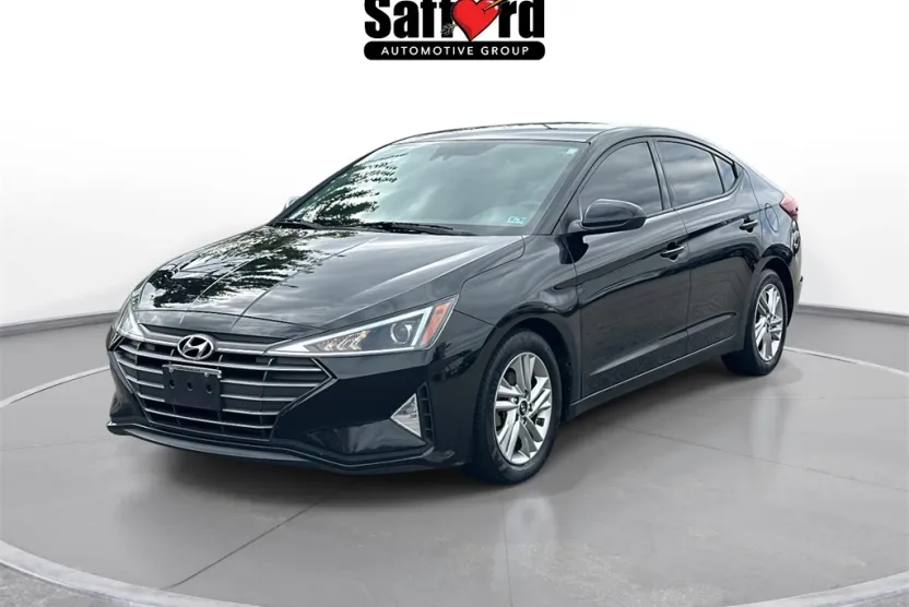 2020 Hyundai Elantra SEL photo 1