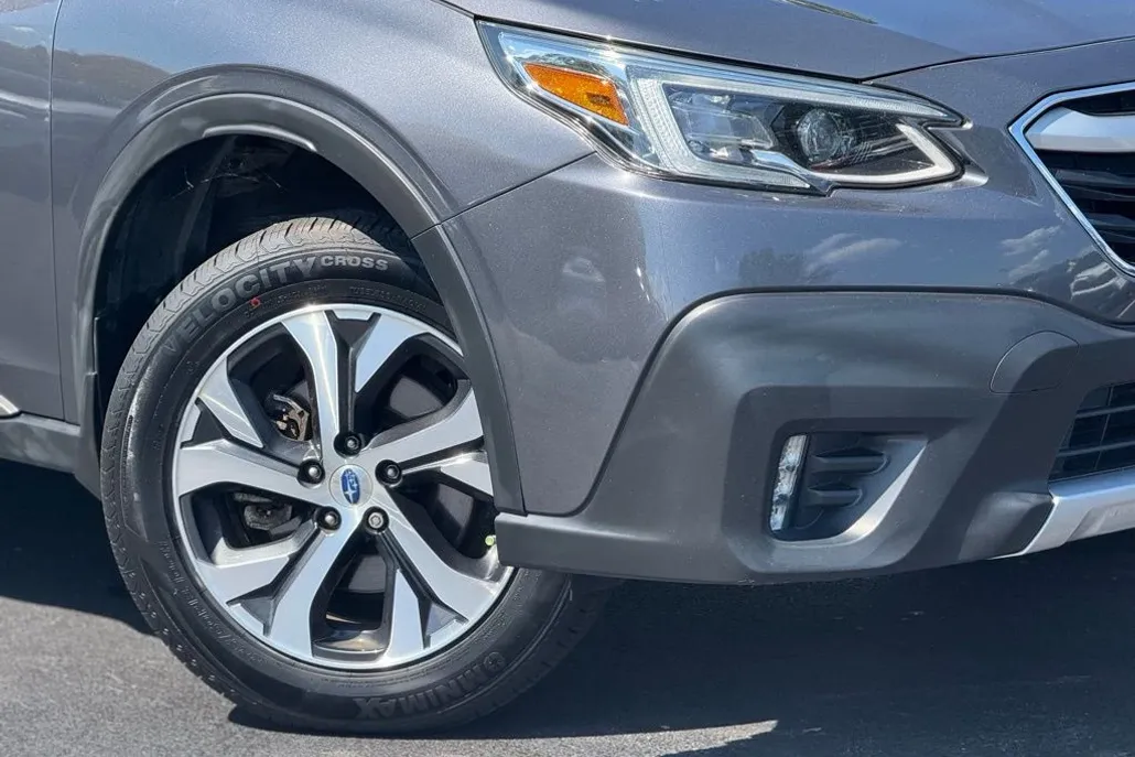 2020 Subaru Outback Limited photo 1