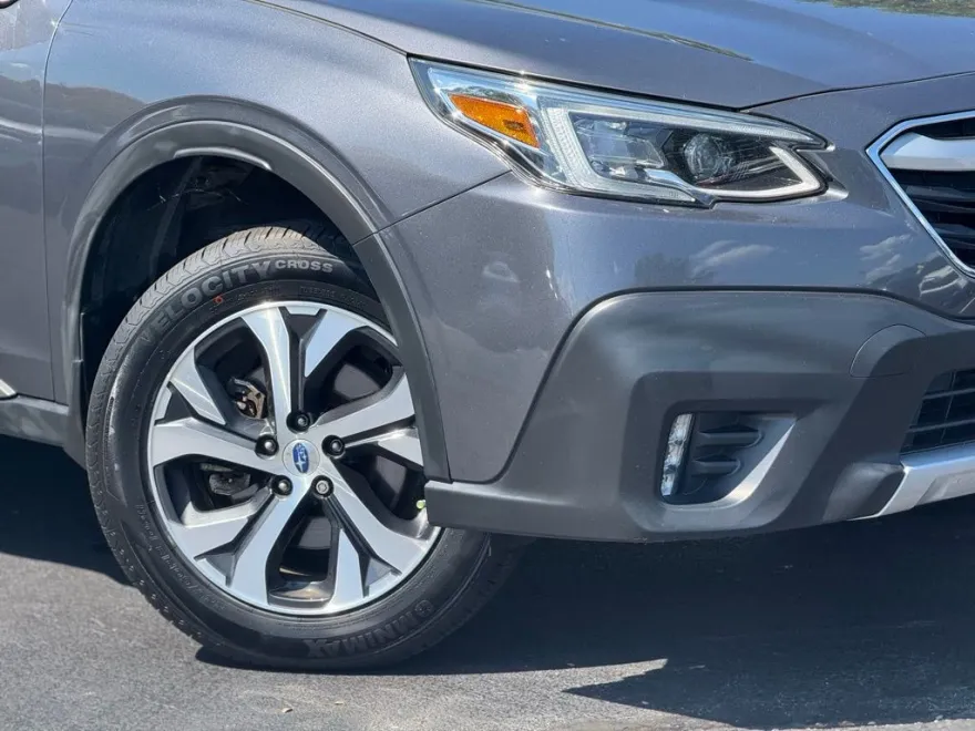 2020 Subaru Outback Limited photo 1