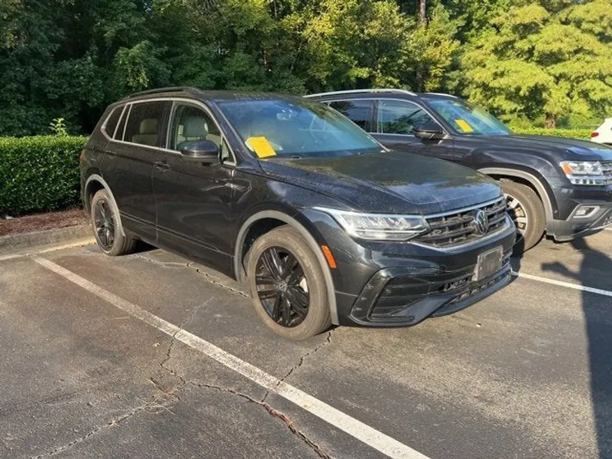 2022 Volkswagen Tiguan SE R-Line Black photo 1