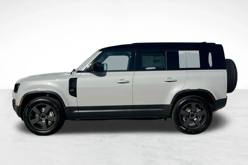 2026 Land Rover Defender 110 S photo 1