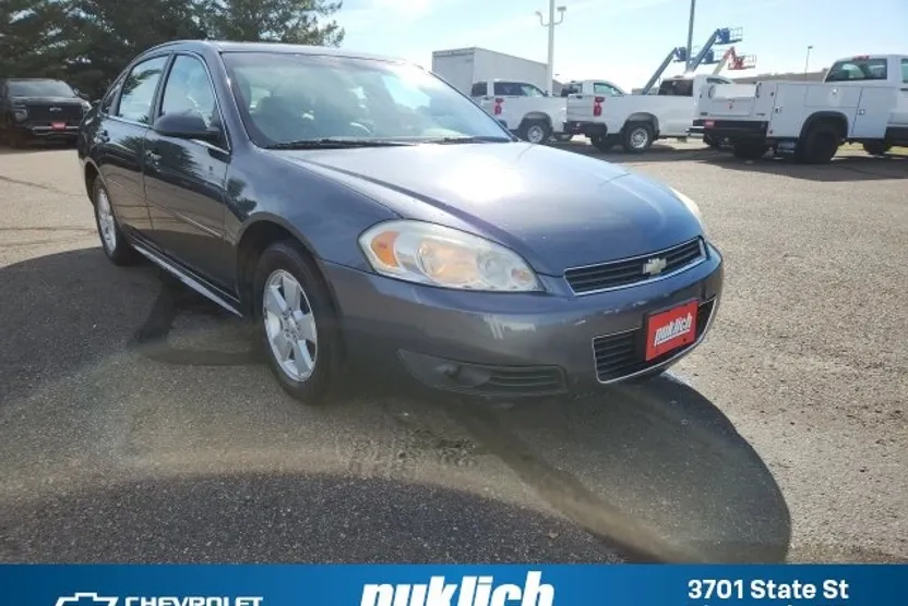 2010 Chevrolet Impala photo 1