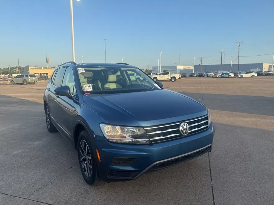 2020 Volkswagen Tiguan SEL photo 1