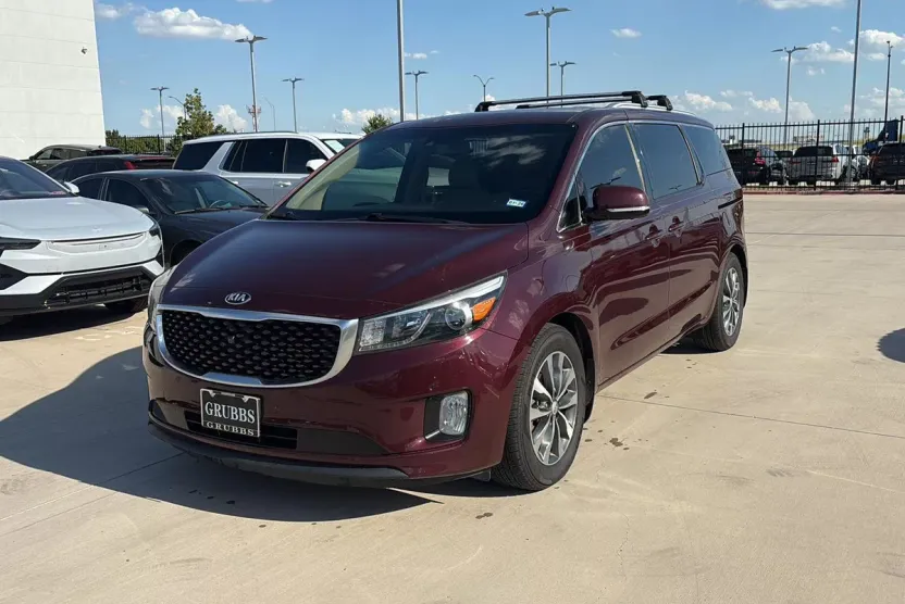 2018 Kia Sedona SX photo 1