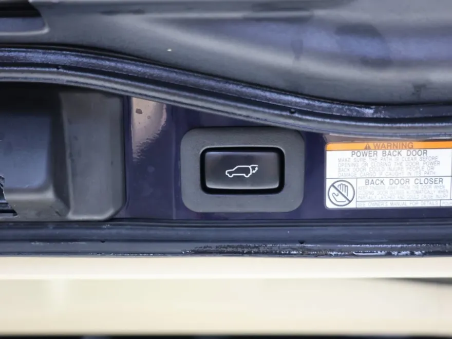2017 Lexus LX 570 photo 40