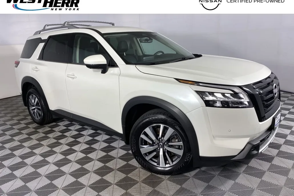 2024 Nissan Pathfinder SL photo 1