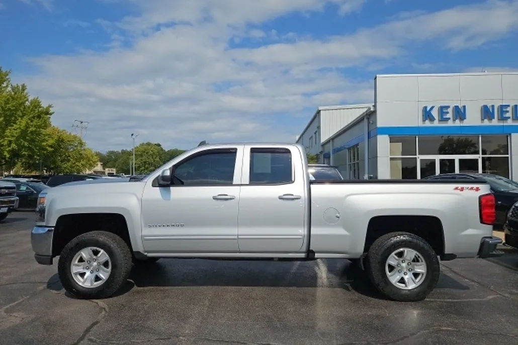 2019 Chevrolet Silverado 1500 LT photo 1
