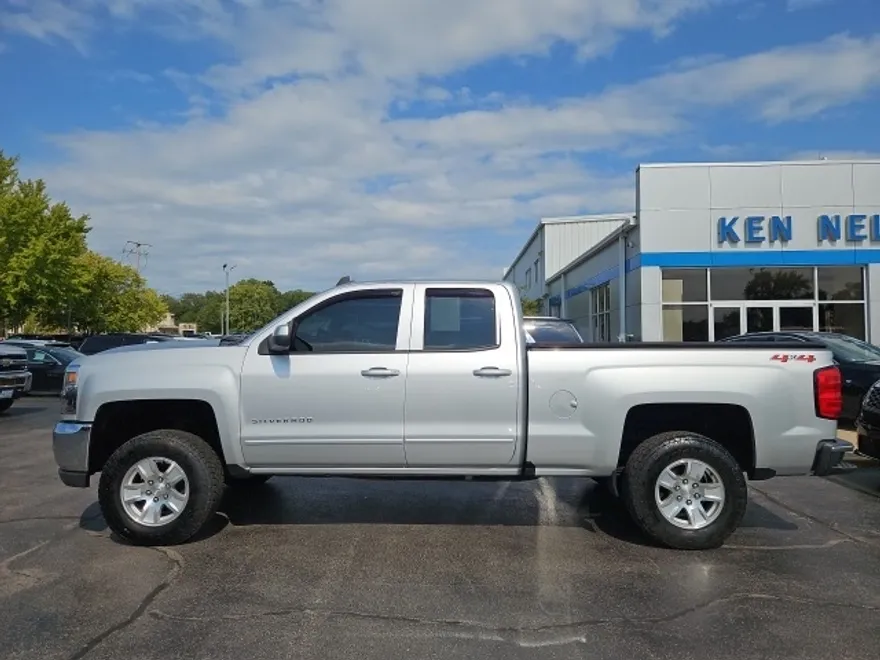 2019 Chevrolet Silverado 1500 LT photo 1