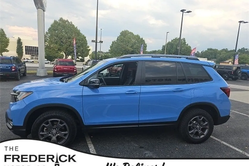 2024 Honda Passport TrailSport photo 1
