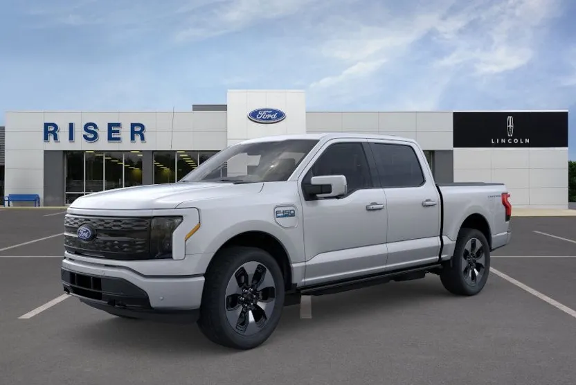 2025 Ford F-150 Lightning Platinum photo 1
