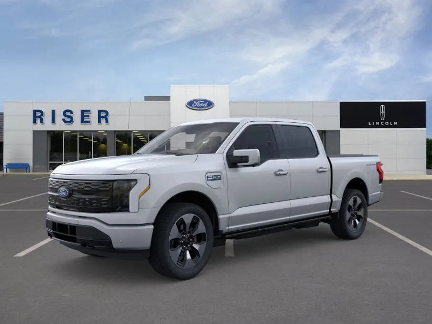 2025 Ford F-150 Lightning Platinum photo 1