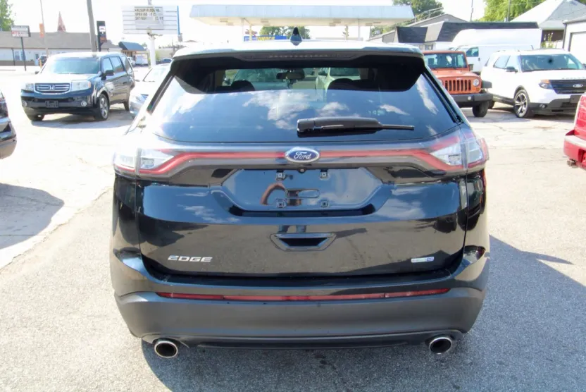 2015 Ford Edge SE Sport photo 1