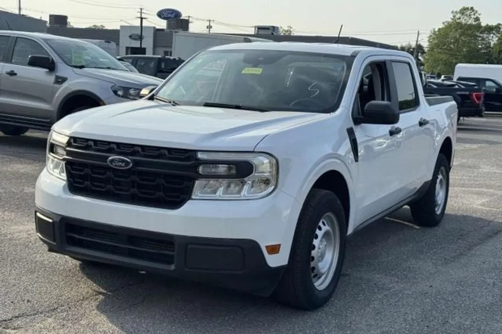 2022 Ford Maverick XL photo 1