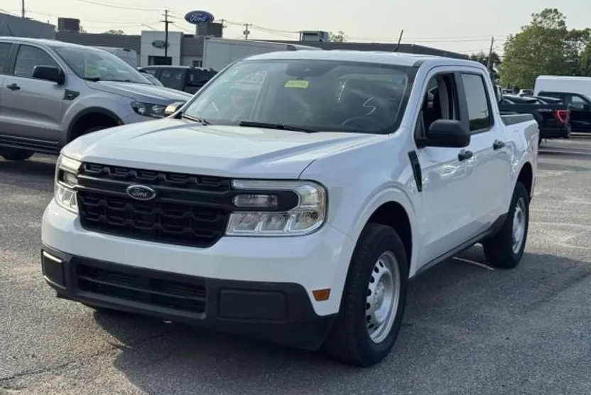 2022 Ford Maverick XL photo 1