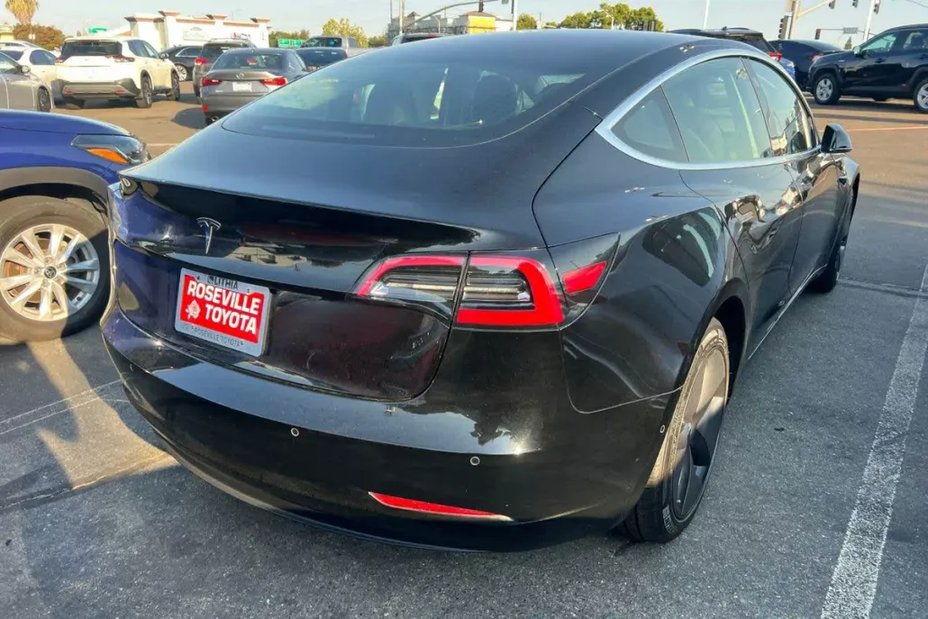 2019 Tesla Model 3 Standard Range photo 1