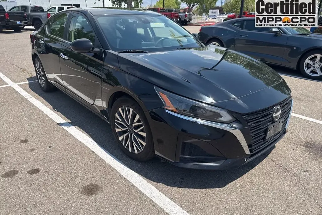 2023 Nissan Altima 2.5 SV photo 1