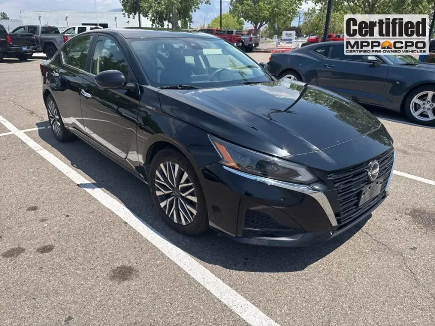2023 Nissan Altima 2.5 SV photo 1