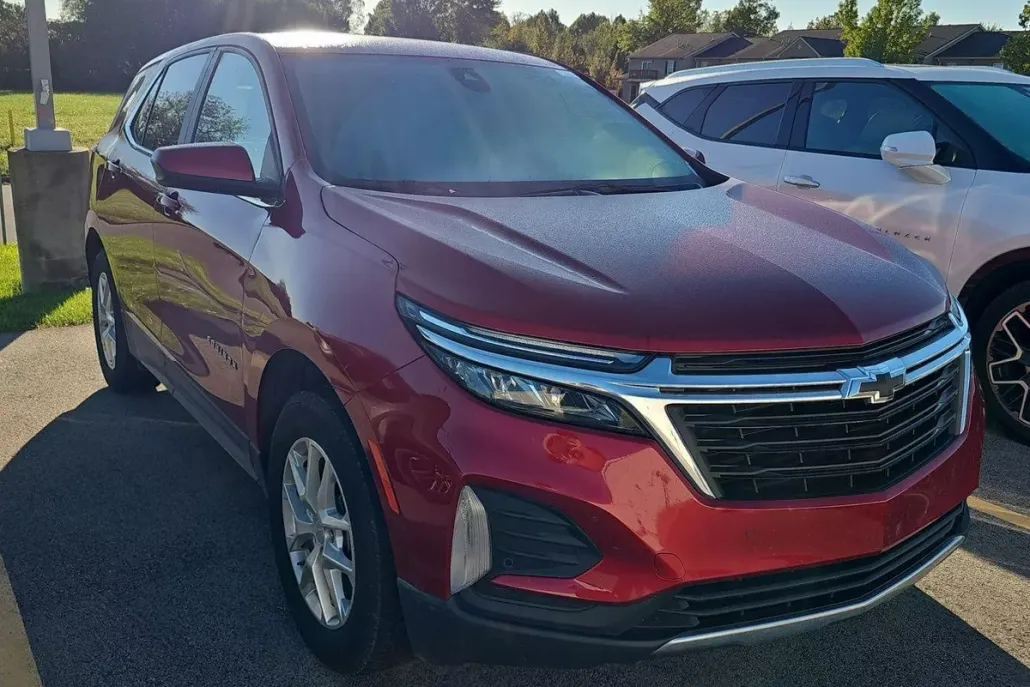 2023 Chevrolet Equinox LT photo 1
