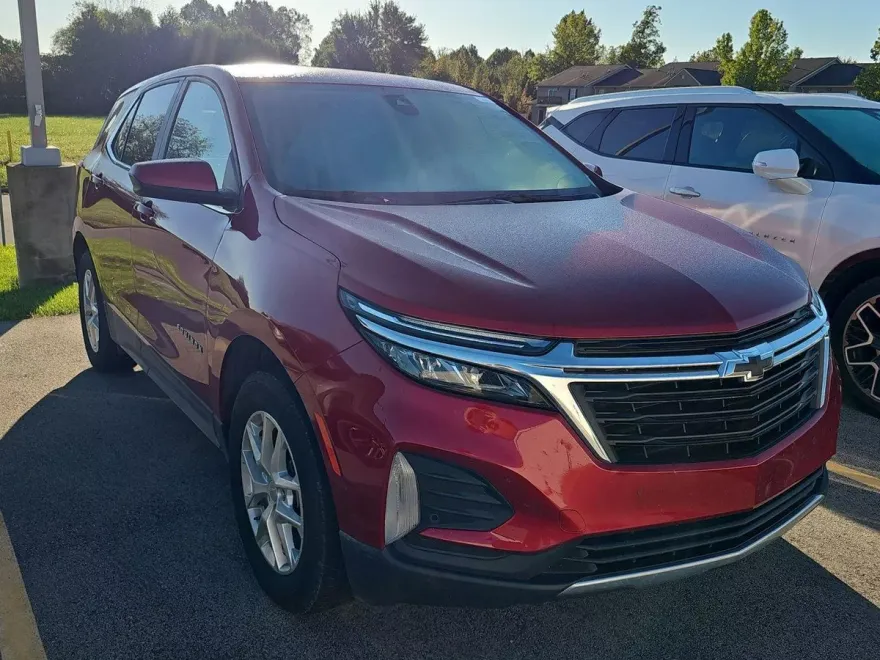 2023 Chevrolet Equinox LT photo 1