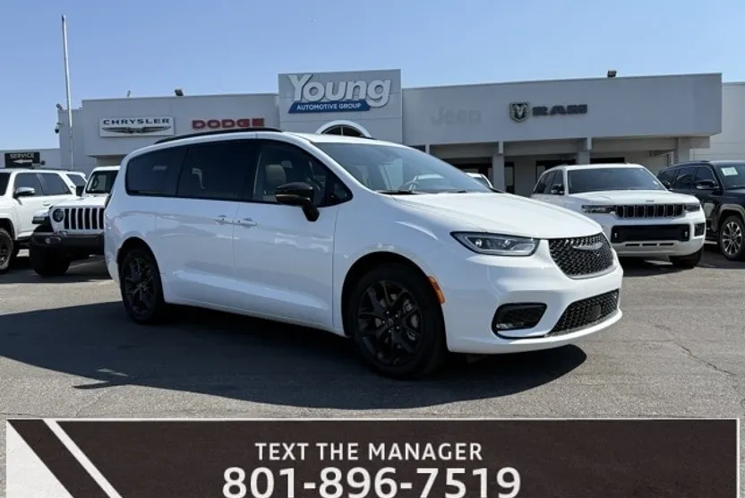 2025 Chrysler Pacifica Limited photo 1