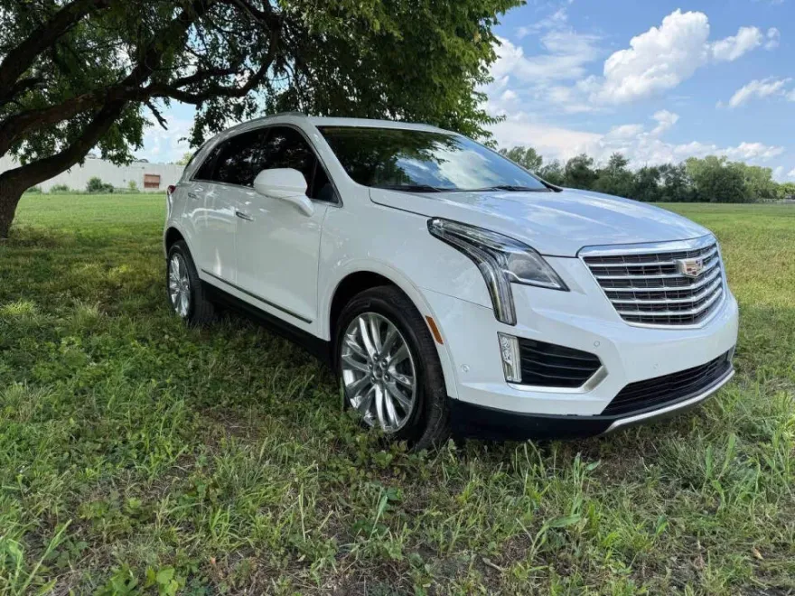 2019 Cadillac XT5 Platinum photo 1