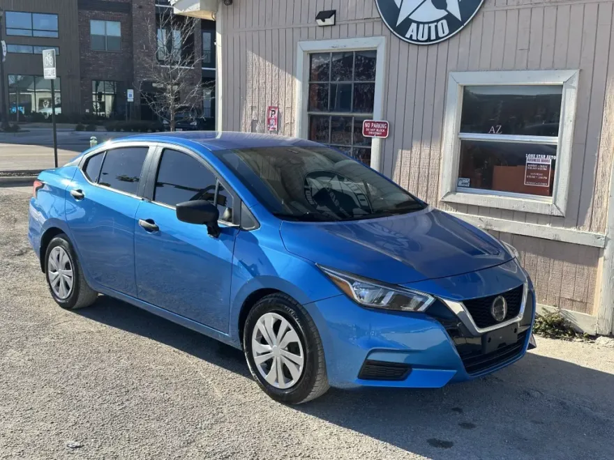 2021 Nissan Versa S photo 1