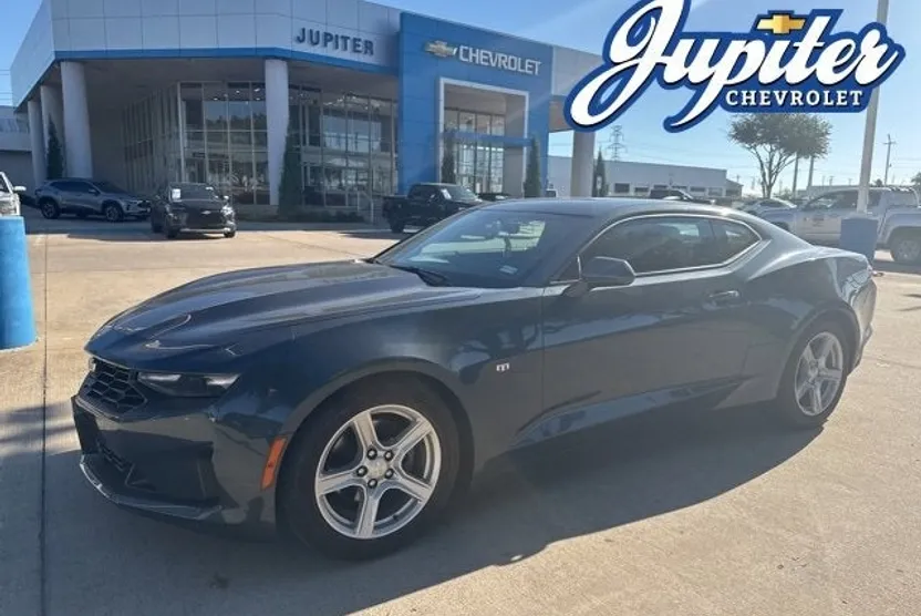 2023 Chevrolet Camaro 1LT photo 1