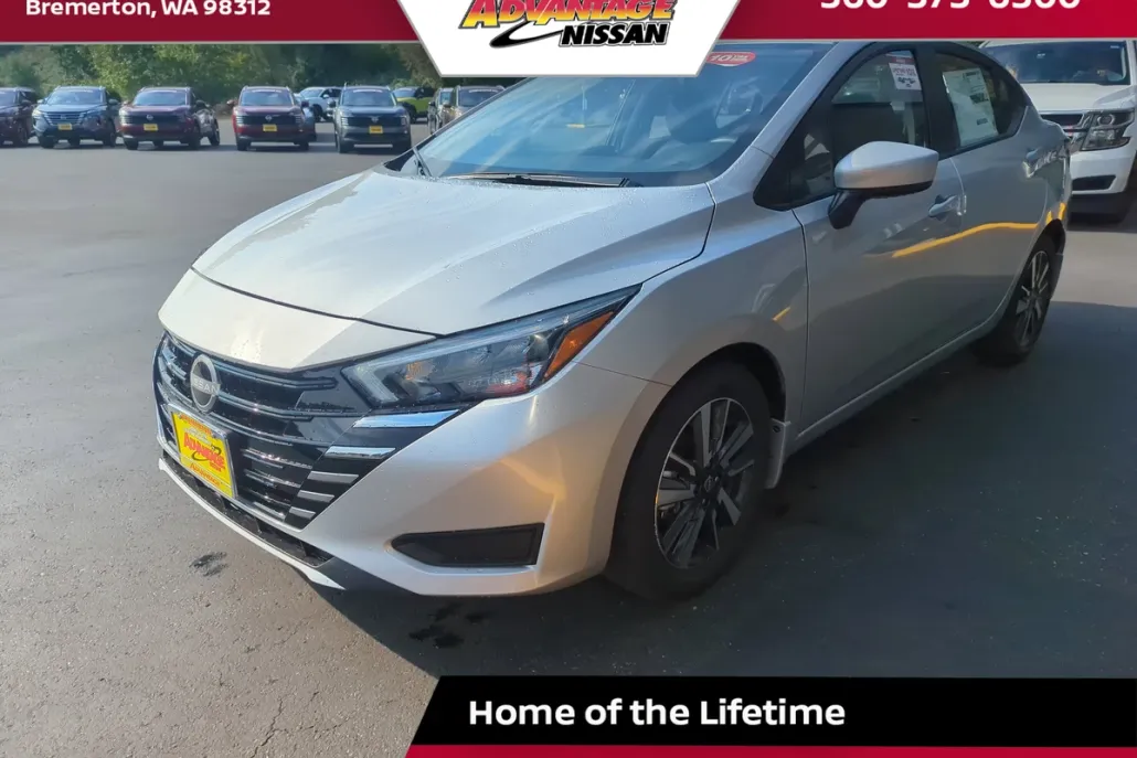 2025 Nissan Versa SV photo 1